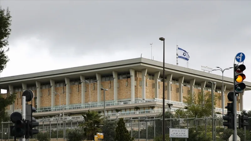 Das israelische Parlament hat den Haushalt für 2026 verabschiedet, in dem dem Verteidigungsministerium mehr als 45 Milliarden Dollar zugewiesen werden